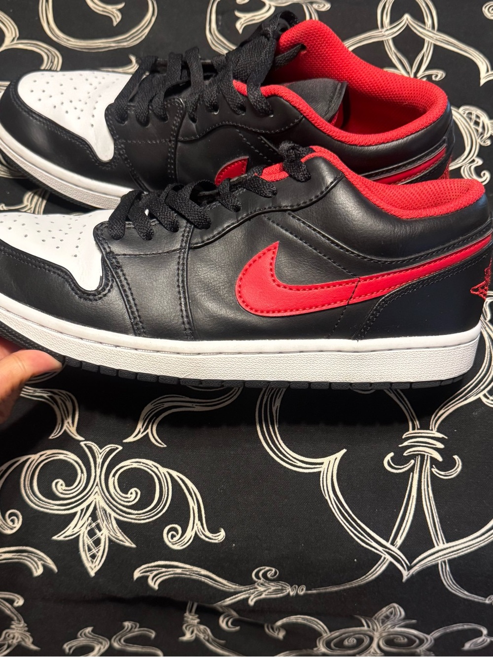 Nike Low-Top Sneakers - Black/Red/White